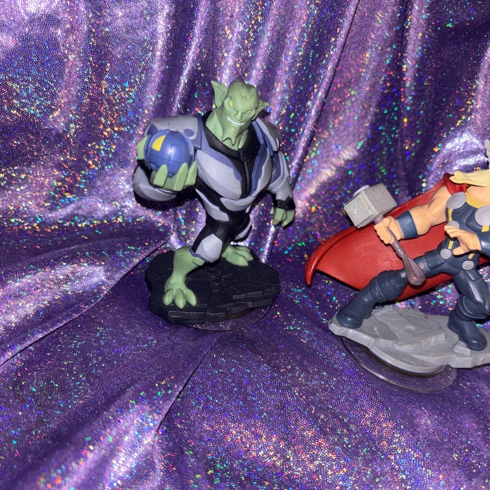 Disney Infinity Marvel 2.0 Set - Picture 2 of 7